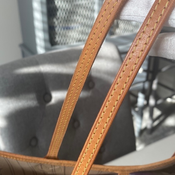 Louis Vuitton Neverfull MM Monogram - Picture 15 of 17